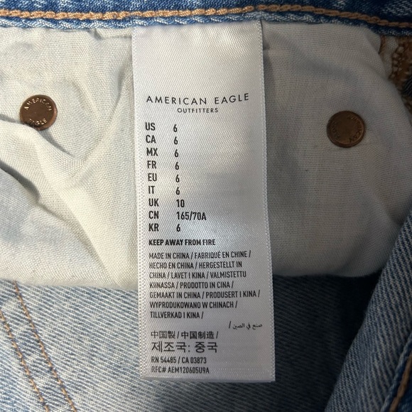 Levi’s Wedgie Straight Distressed Denim Jeans Size 27 - Picture 4 of 4